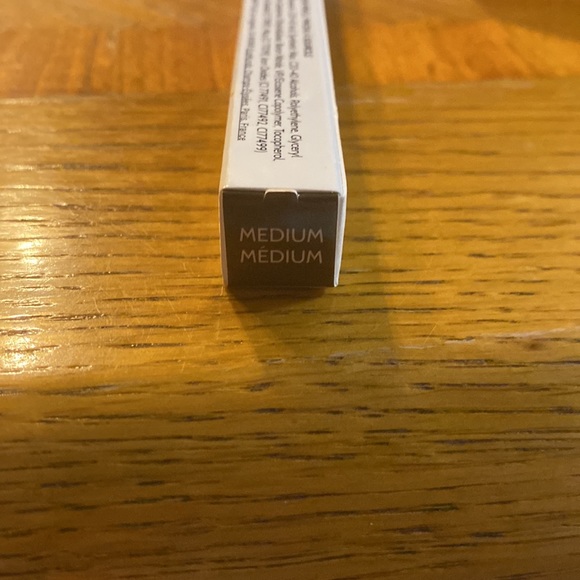 Roen VowBrow Pencil in the colour Medium - Picture 3 of 6